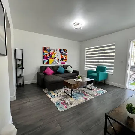 Stylish 2/1 Centrally Located! Miami Exterior photo