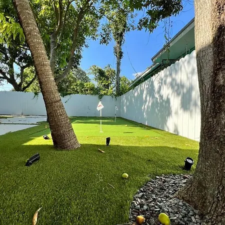 Stylish 2/1 Centrally Located! Miami Exterior photo