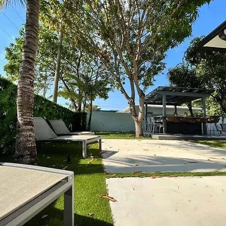 Stylish 2/1 Centrally Located! Miami Exterior photo