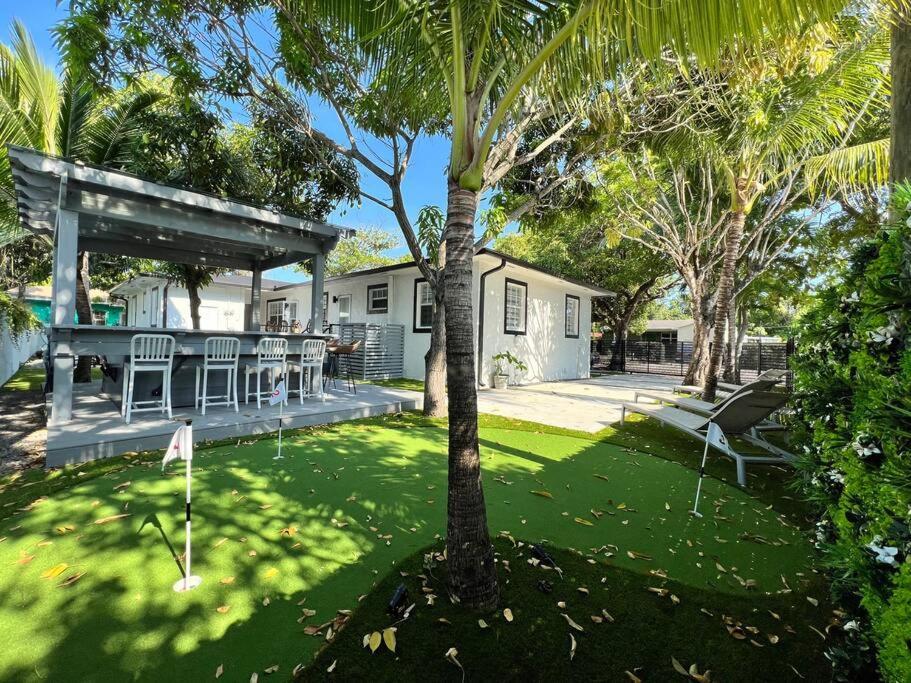 Stylish 2/1 Centrally Located! Appartamento *